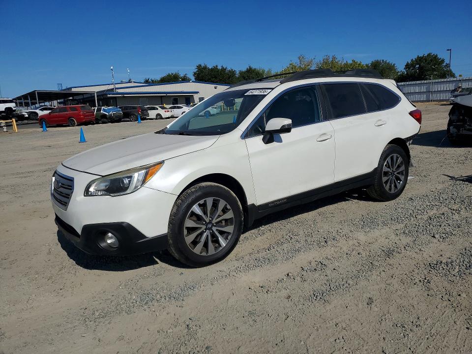 SUBARU OUTBACK 2015 z numerem VIN 4S4BSALC2F3328926 - Zdjęcie z aukcji