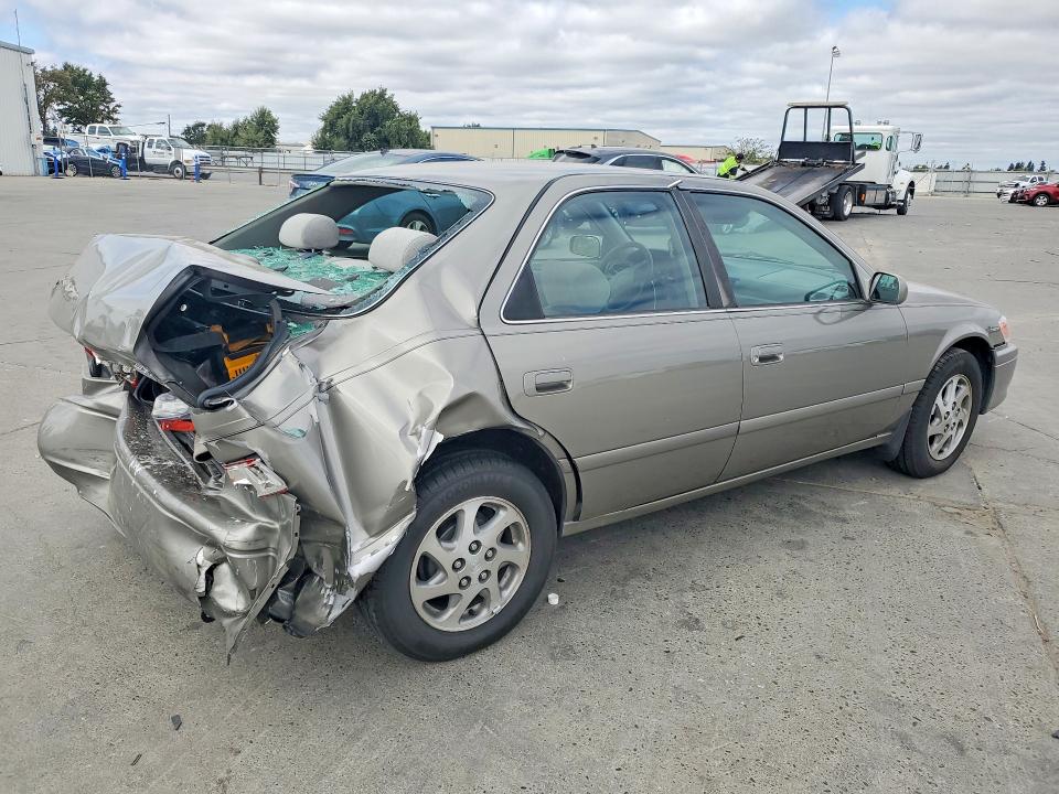 Photo 3 from auction – 2001 TOYOTA CAMRY with VIN JT2BG22K410553369