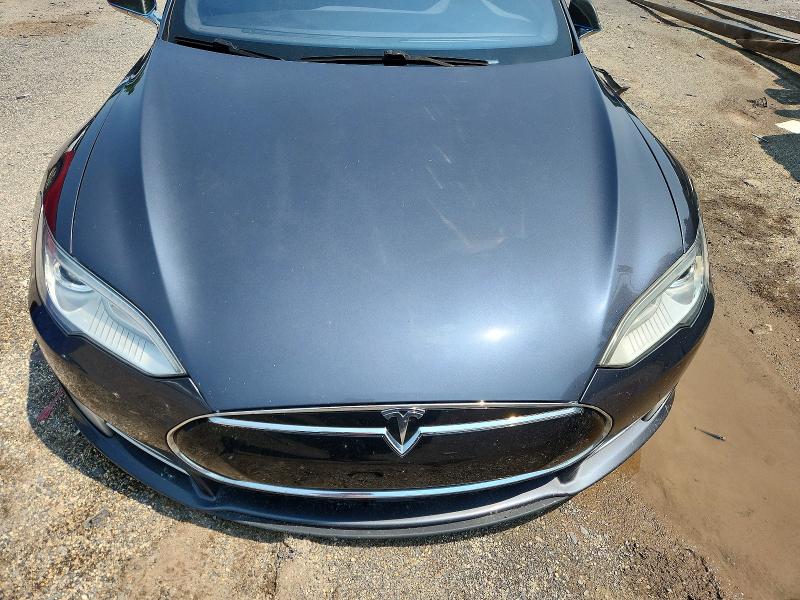 Photo 11 from auction – 2015 TESLA MODEL S with VIN 5YJSA1H25FFP74031