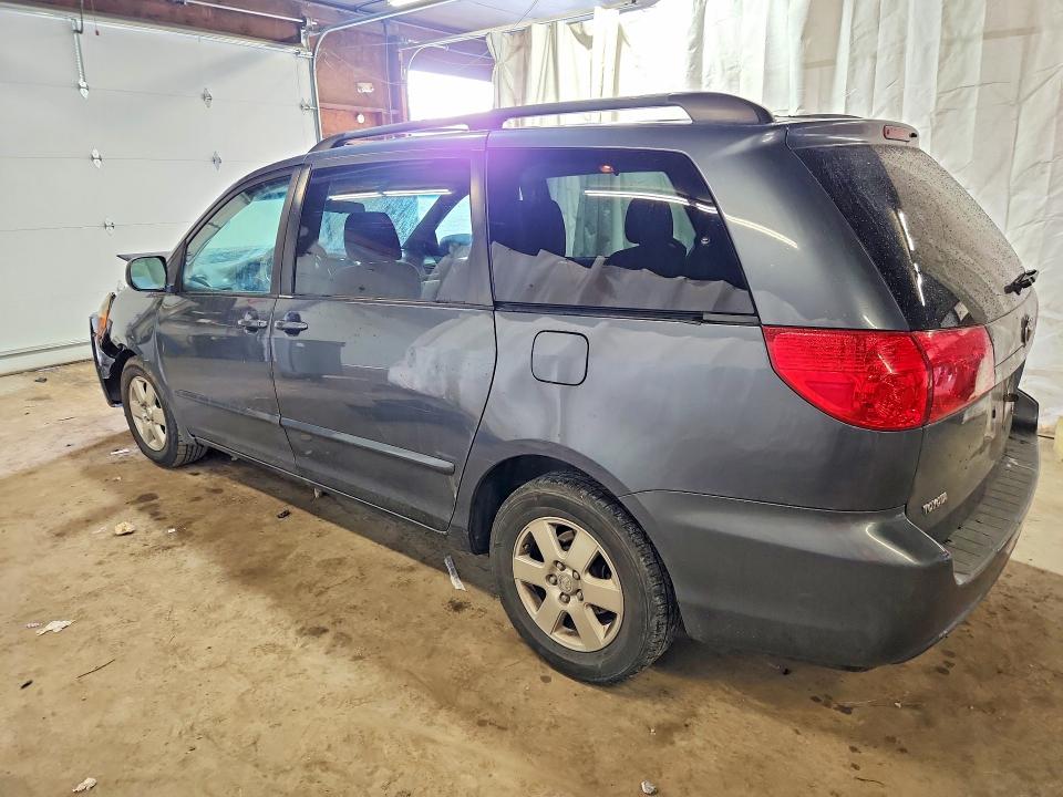 Photo 2 from auction – 2010 TOYOTA SIENNA with VIN 5TDKK4CC0AS301009