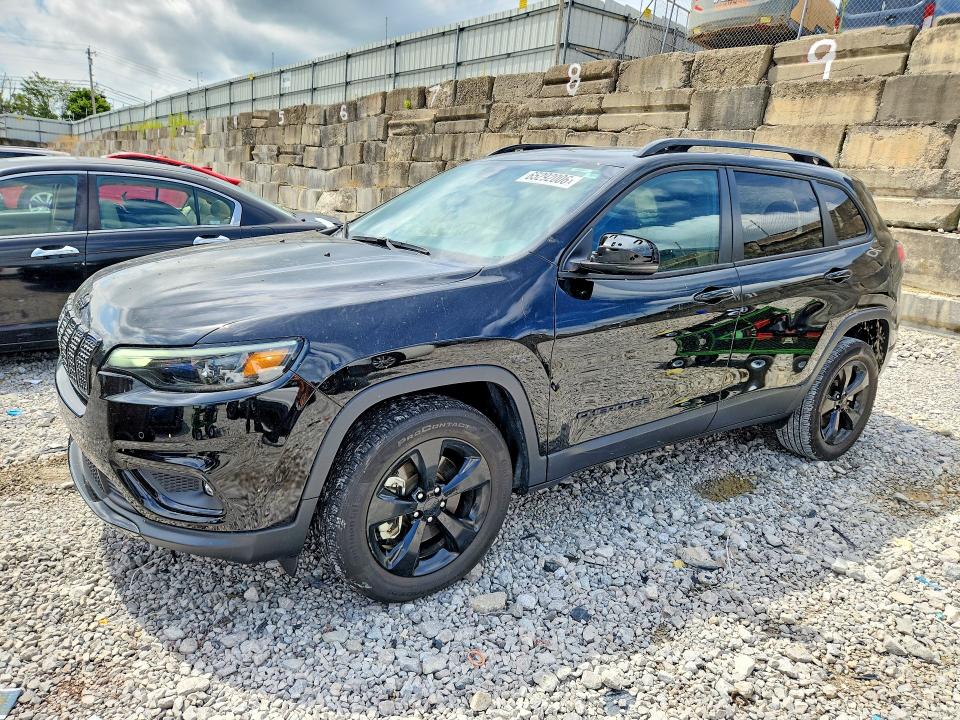 JEEP CHEROKEE 2023 with VIN 1C4PJMMB4PD107439 - Photo from auction