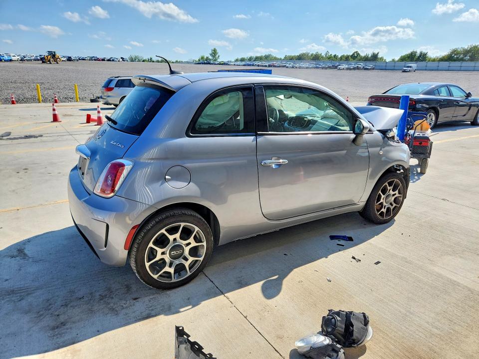 Photo 3 from auction – 2018 FIAT 500 with VIN 3C3CFFKH3JT471957