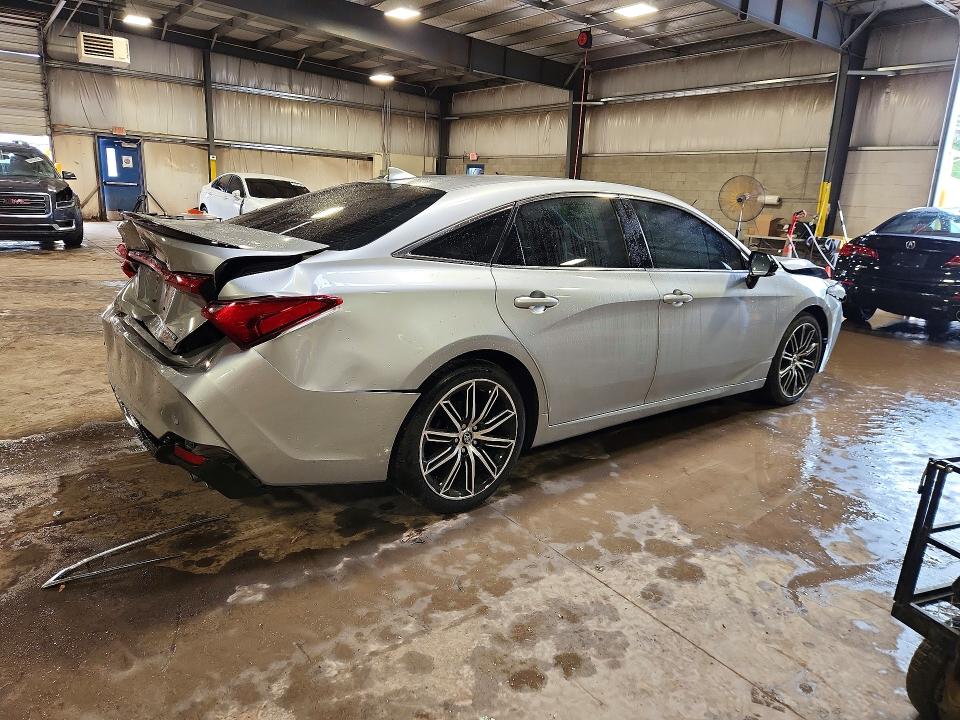 Photo 3 from auction – 2019 TOYOTA AVALON with VIN 4T1BZ1FB1KU036848