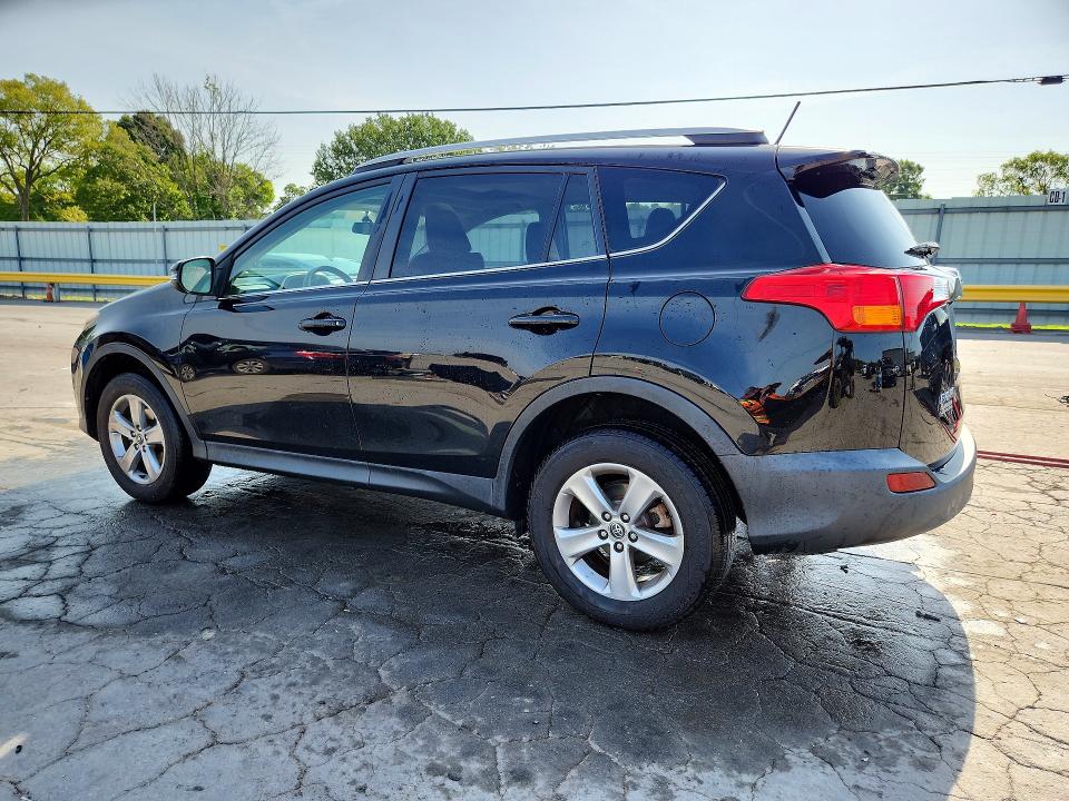 Photo 2 from auction – 2015 TOYOTA RAV4 with VIN 2T3RFREV5FW284289
