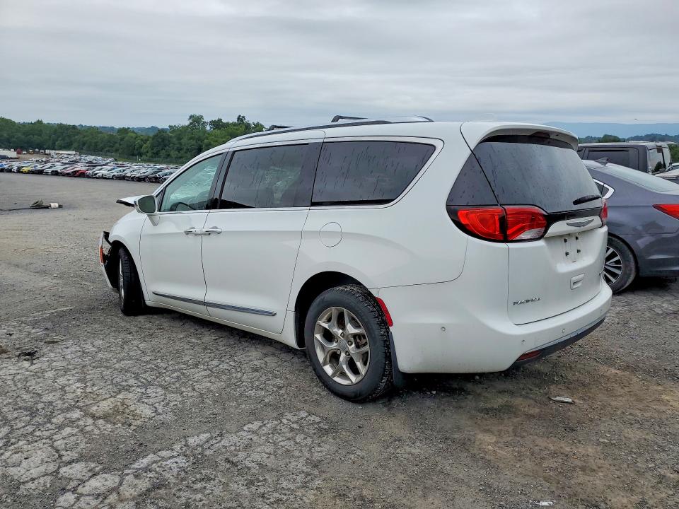 Photo 2 from auction – 2017 CHRYSLER PACIFICA with VIN 2C4RC1GG6HR817319