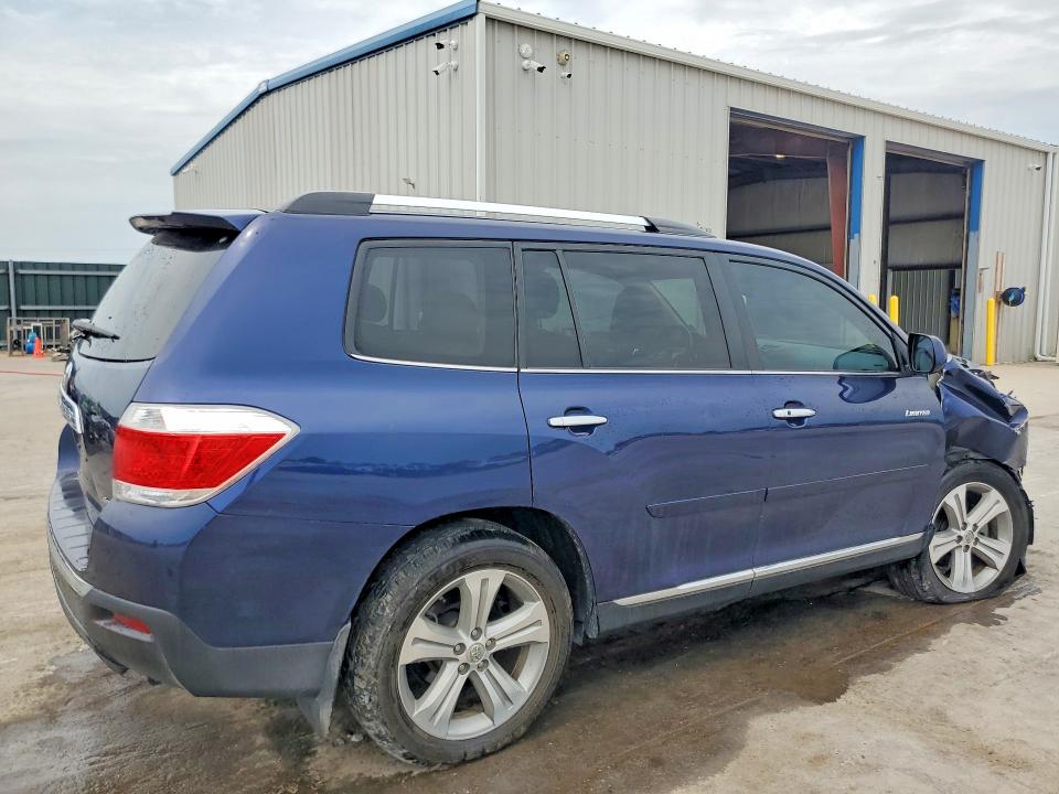 Photo 3 from auction – 2013 TOYOTA HIGHLANDER with VIN 5TDDK3EH9DS199287
