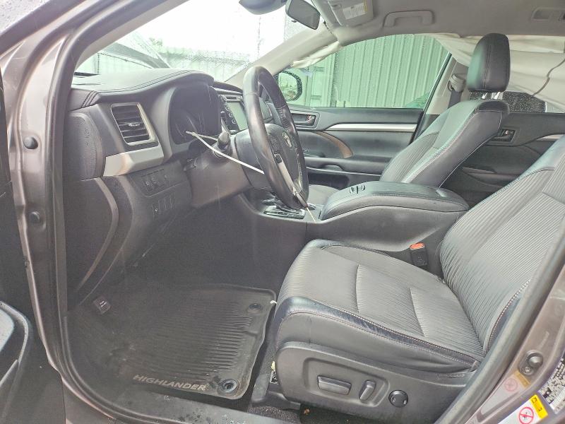 Фото 7 с аукциона – 2018 TOYOTA HIGHLANDER с VIN 5TDBZRFH4JS915108