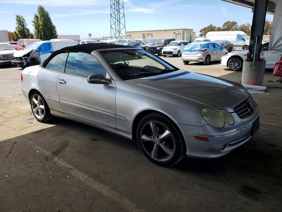Photo 4 from auction – 2004 MERCEDES-BENZ CLK with VIN WDBTK65GX4T016371