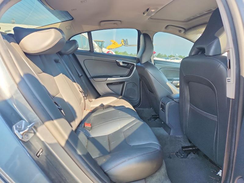 Photo 10 from auction – 2016 VOLVO S60 with VIN YV1612TK2G2392214