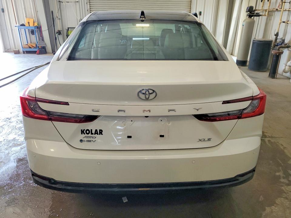 Photo 6 from auction – 2026 TOYOTA CAMRY with VIN 4T1DBADKXTU560078