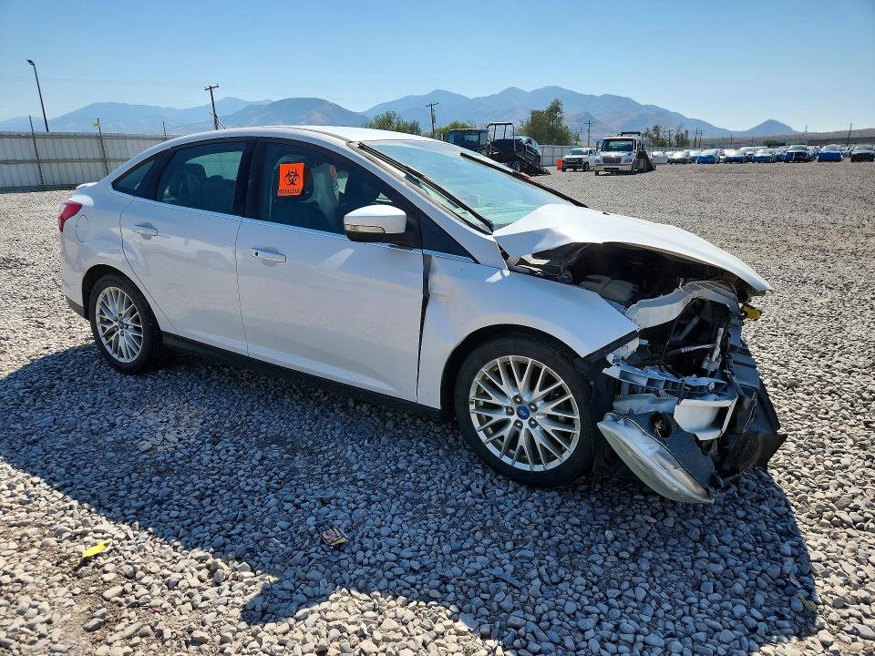 Photo 4 from auction – 2013 FORD FOCUS with VIN 1FADP3J25DL263593