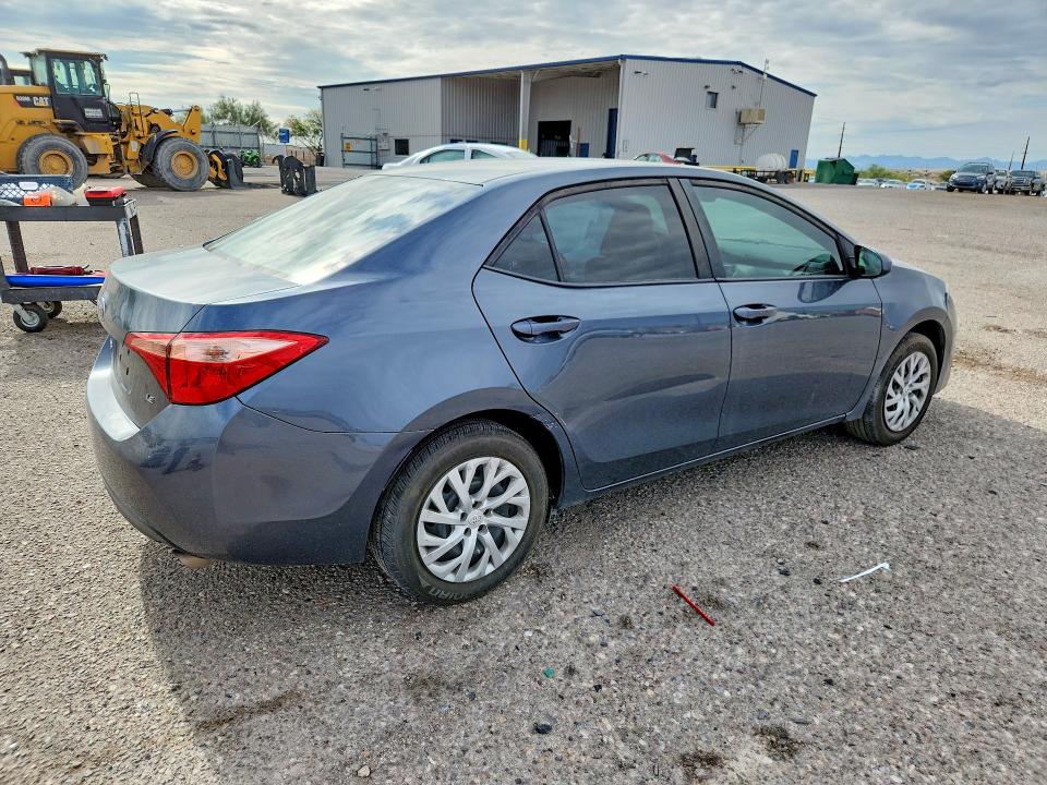 Photo 3 from auction – 2018 TOYOTA COROLLA with VIN 2T1BURHE4JC089516