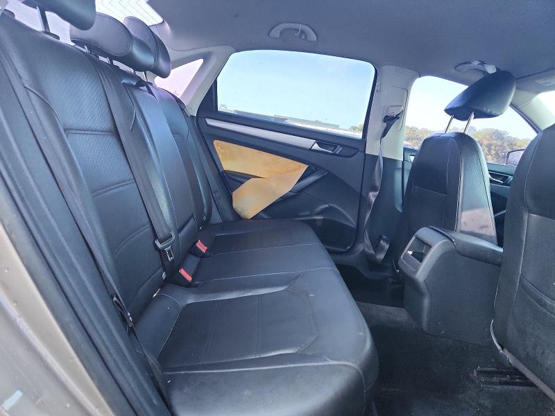 Photo 10 from auction – 2015 VOLKSWAGEN PASSAT with VIN 1VWAT7A31FC006827