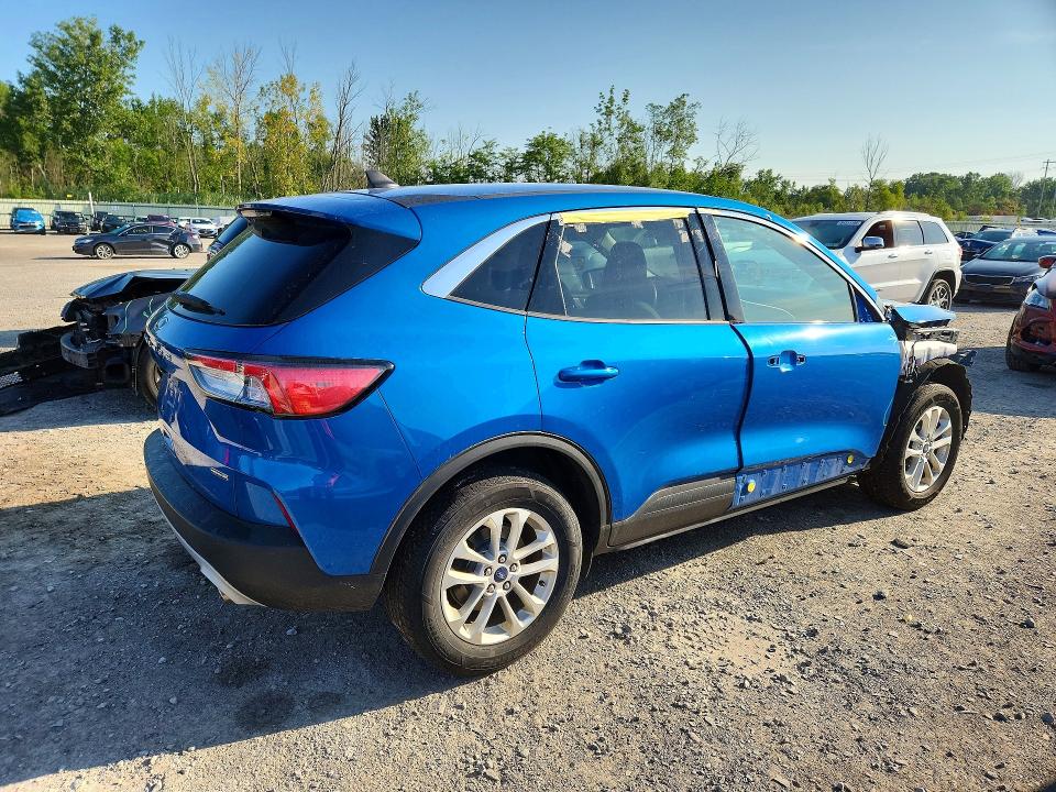 Photo 3 from auction – 2021 FORD ESCAPE with VIN 1FMCU9BZ2MUA23808