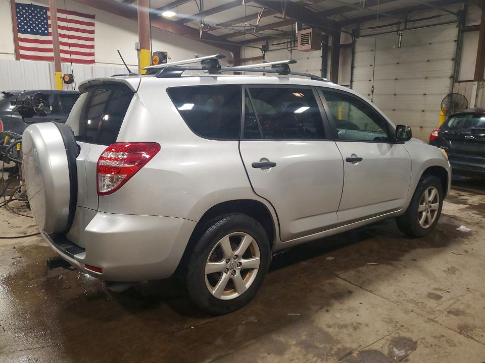 Photo 3 from auction – 2011 TOYOTA RAV4 with VIN 2T3ZF4DV8BW097711