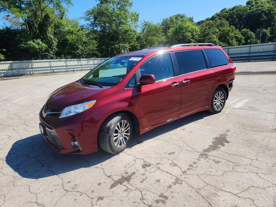 TOYOTA SIENNA 2018 z numerem VIN 5TDYZ3DC5JS939982 - Zdjęcie z aukcji