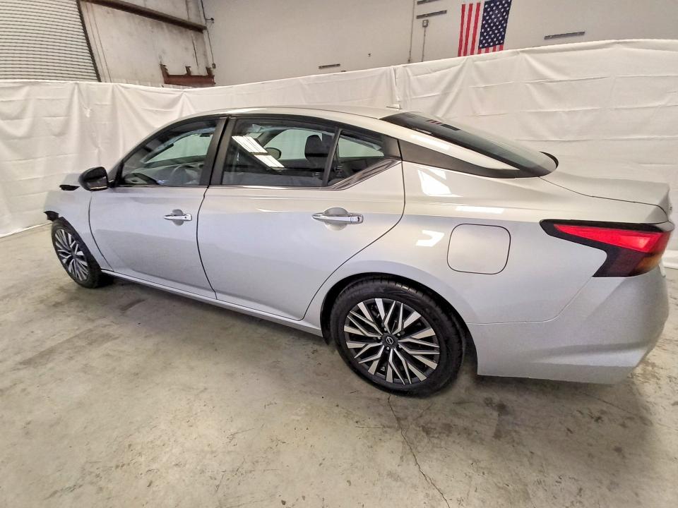 Photo 2 from auction – 2025 NISSAN ALTIMA with VIN 1N4BL4DV8SN366457
