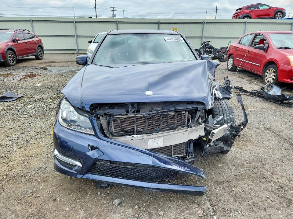 Photo 5 from auction – 2014 MERCEDES-BENZ C with VIN WDDGF8AB9EA888444