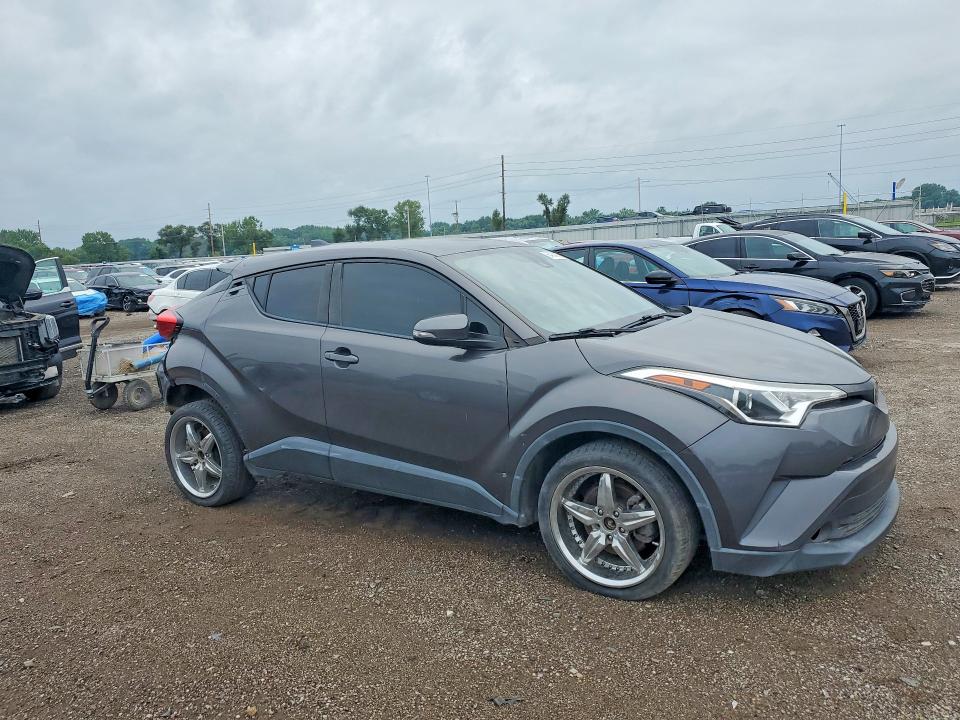 Photo 4 from auction – 2019 TOYOTA C-HR with VIN JTNKHMBX8K1022467