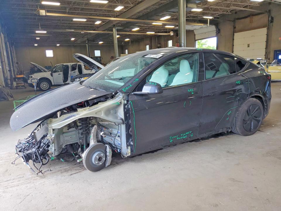 صورة رقم 1 من المزاد - 2026 TESLA MODEL Y مع VIN 7SAYGDED7TF601108