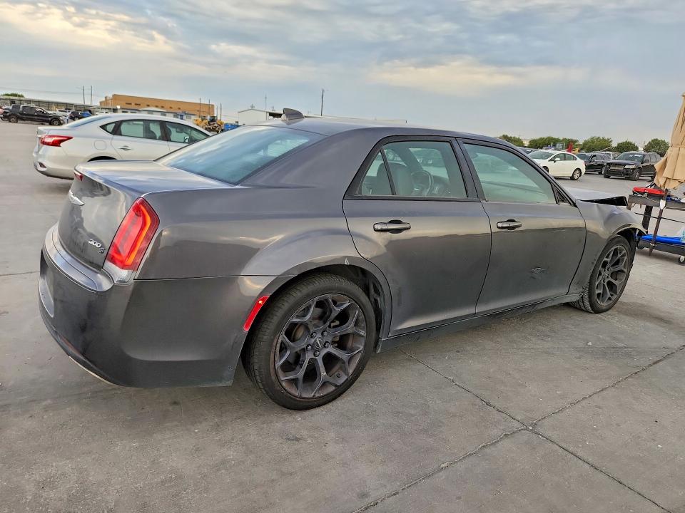 Zdjęcie 3 z aukcji – 2019 CHRYSLER 300 z VIN 2C3CCABG6KH682860