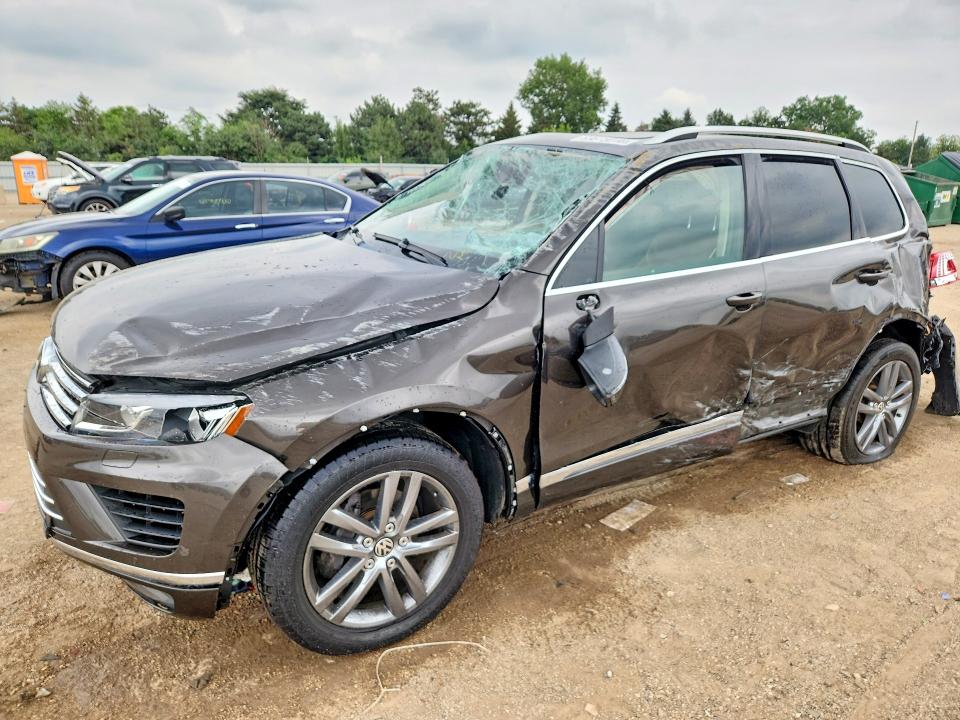 2015 VOLKSWAGEN TOUAREG - Търг №63675016