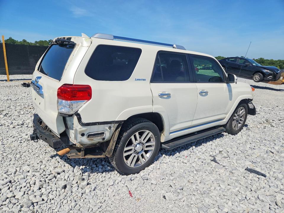 Photo 3 from auction – 2013 TOYOTA 4RUNNER with VIN JTEZU5JR7D5048394