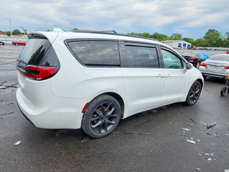 Photo 3 from auction – 2022 CHRYSLER PACIFICA with VIN 2C4RC1BG2NR232255