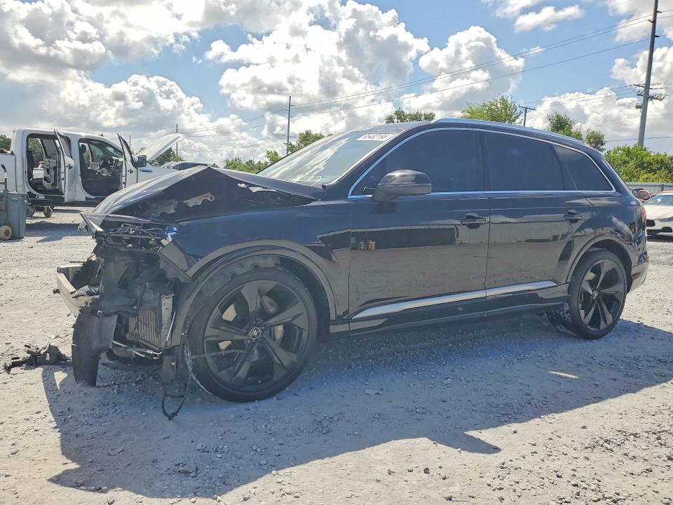 AUDI Q7 2021 with VIN WA1VXAF73MD038598 - Photo from auction