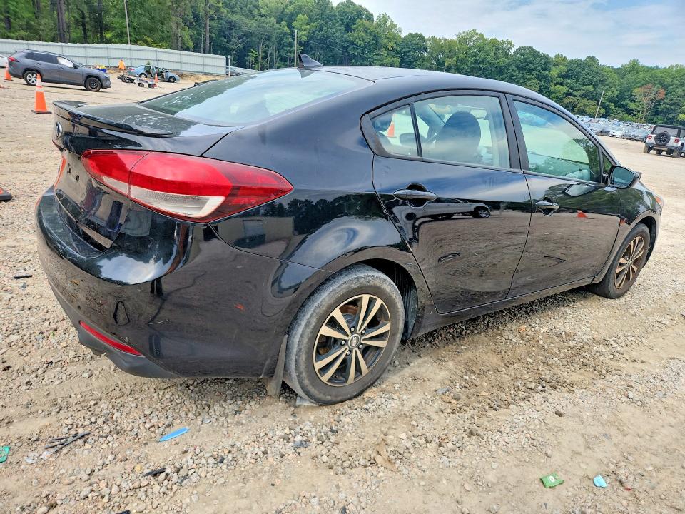 Photo 3 from auction – 2017 KIA FORTE with VIN 3KPFK4A78HE016652