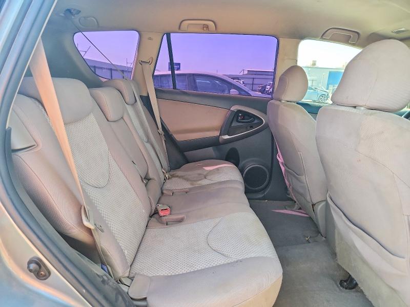 Foto 10 de la subasta – 2006 TOYOTA RAV4 con VIN JTMZK33VX66001091