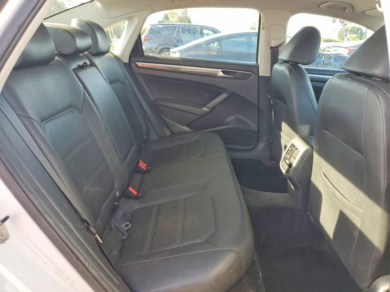 Photo 10 from auction – 2017 VOLKSWAGEN PASSAT with VIN 1VWBT7A34HC010541