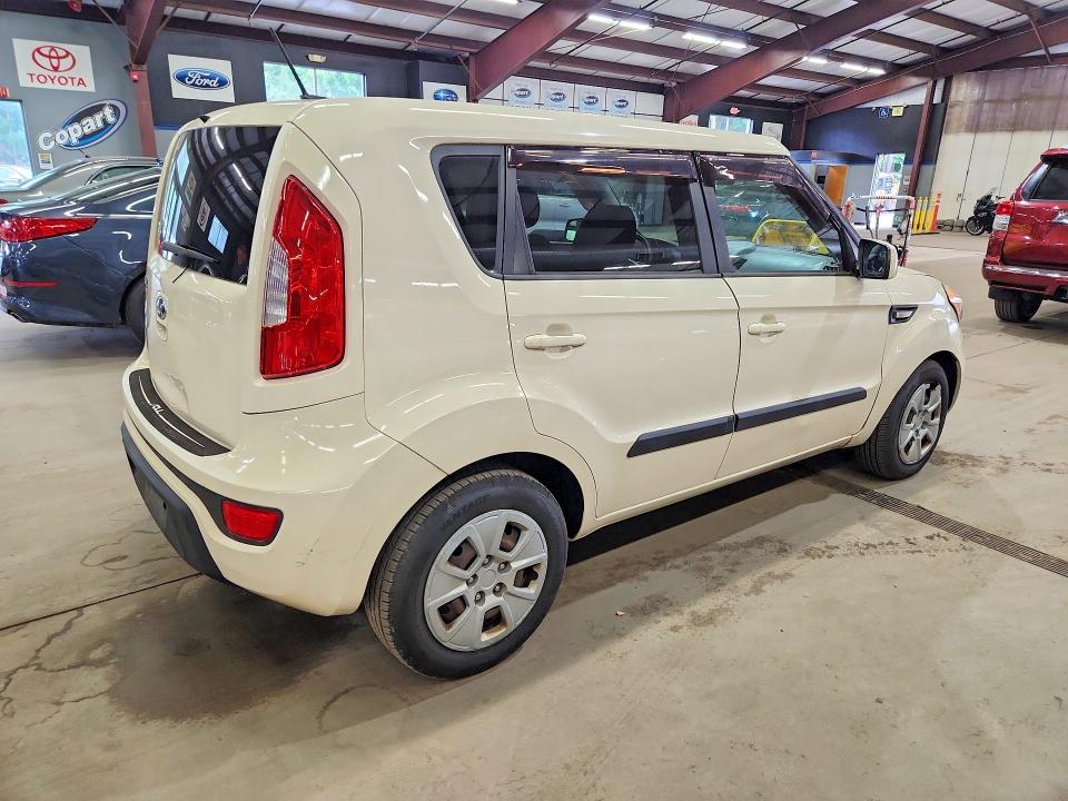 Photo 3 from auction – 2013 KIA SOUL with VIN KNDJT2A5XD7769071