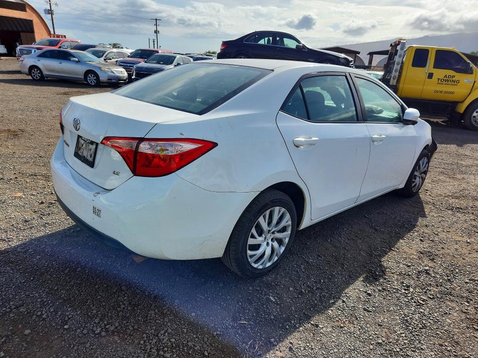 Photo 3 from auction – 2018 TOYOTA COROLLA with VIN 5YFBURHE6JP773290