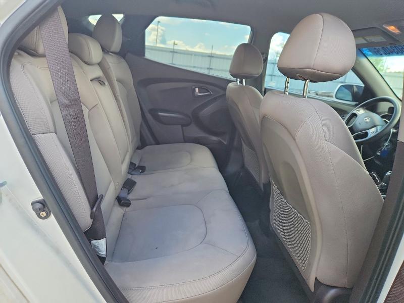 Photo 11 from auction – 2015 HYUNDAI TUCSON with VIN KM8JTCAF8FU091757