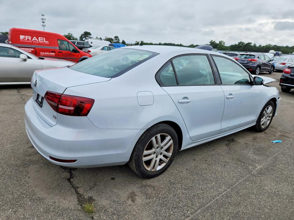 Photo 3 from auction – 2018 VOLKSWAGEN JETTA with VIN 3VW2B7AJ4JM217467