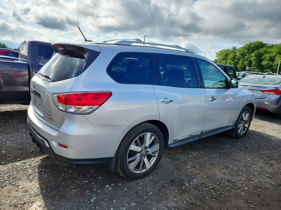 Photo 3 from auction – 2014 NISSAN PATHFINDER with VIN 5N1AR2MM3EC735771