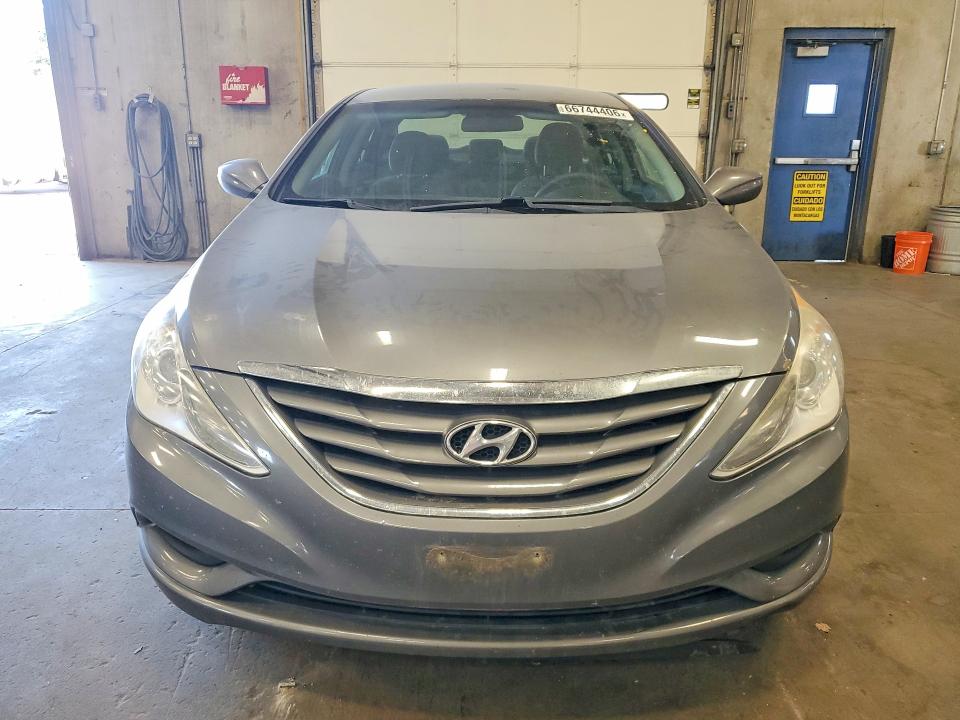 Photo 5 from auction – 2011 HYUNDAI SONATA with VIN 5NPEB4AC9BH281804