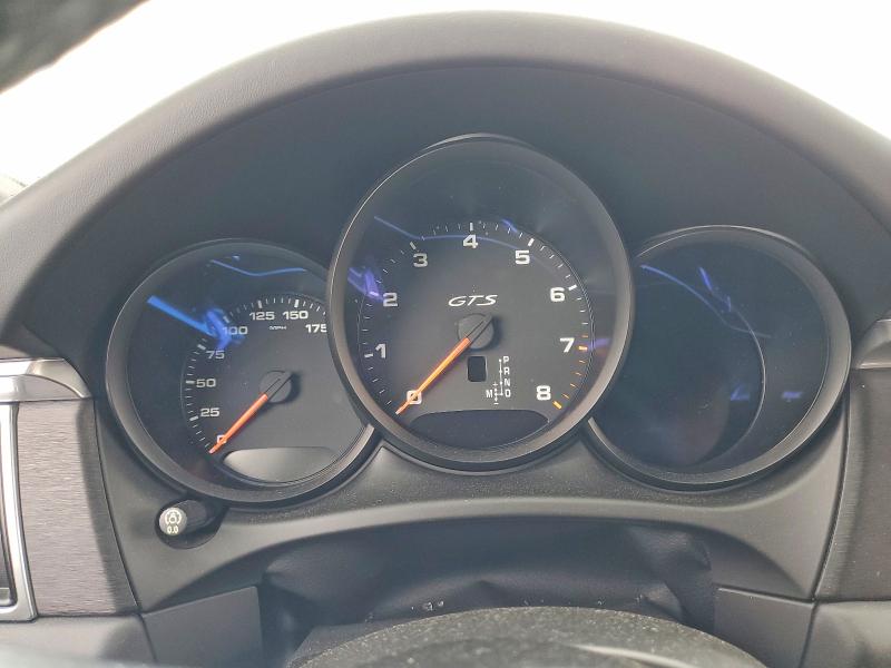 Photo 9 from auction – 2017 PORSCHE MACAN with VIN WP1AG2A54HLB56637