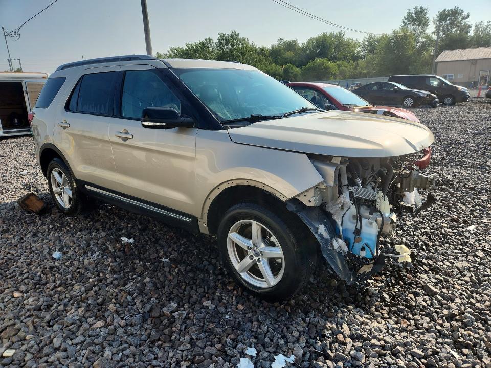 Zdjęcie 4 z aukcji – 2017 FORD EXPLORER z VIN 1FM5K8D81HGC53812