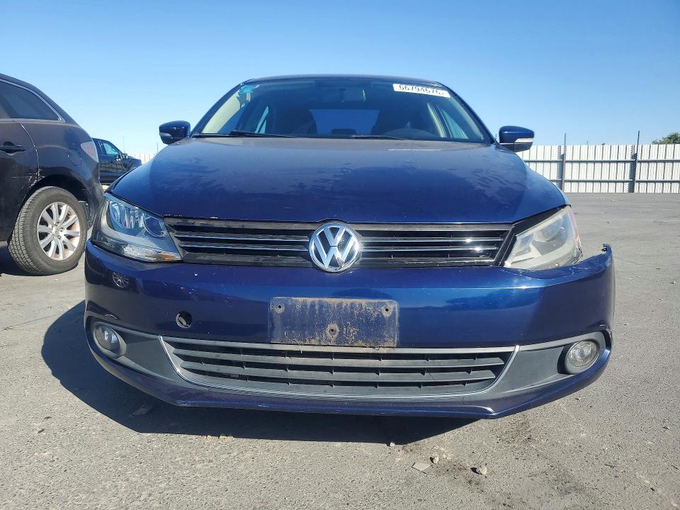 Photo 5 from auction – 2012 VOLKSWAGEN JETTA with VIN 3VWDP7AJ0CM131179