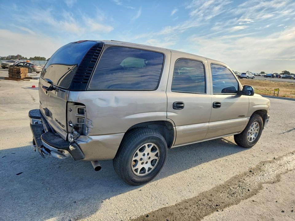 Photo 3 from auction – 2001 CHEVROLET TAHOE with VIN 1GNEC13TX1J111411
