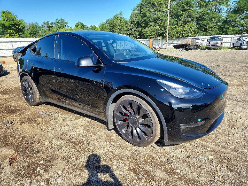 Photo 4 from auction – 2023 TESLA MODEL Y with VIN 7SAYGDEF4PF980110