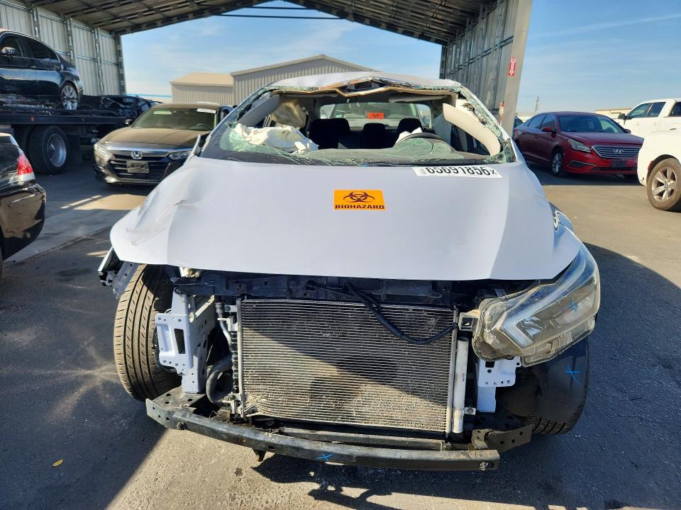 Photo 5 from auction – 2025 NISSAN VERSA with VIN 3N1CN8EV3SL812581