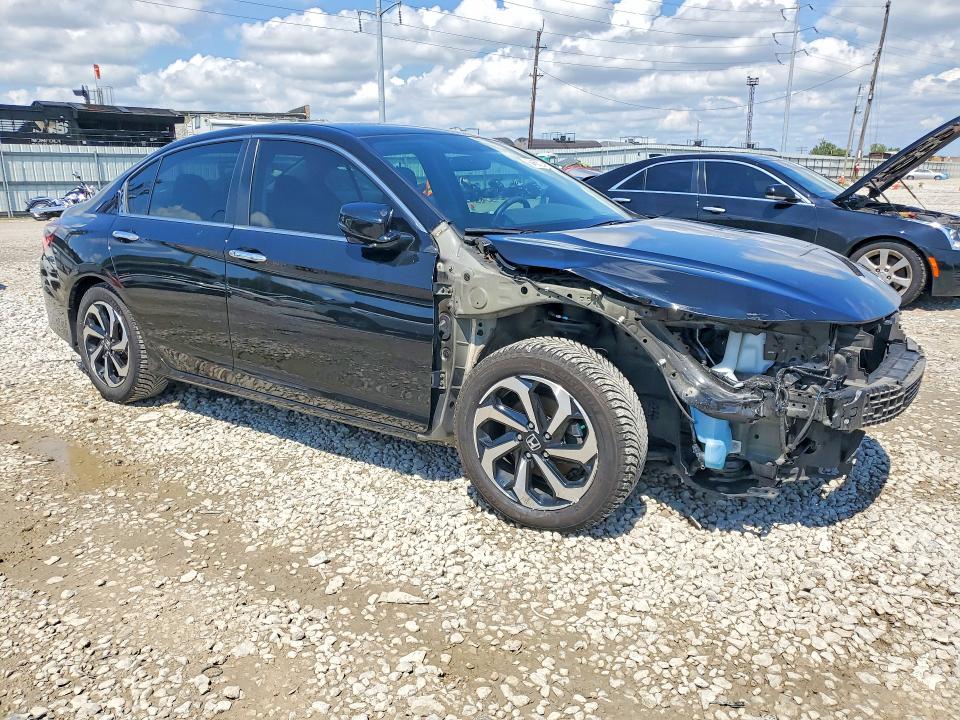 Photo 4 from auction – 2016 HONDA ACCORD with VIN 1HGCR2F70GA240013