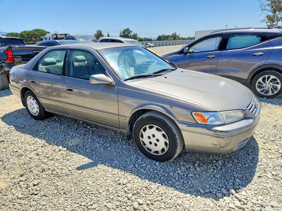 Снимка 4 от търг – 1999 TOYOTA CAMRY с VIN 4T1BG22KXXU606225