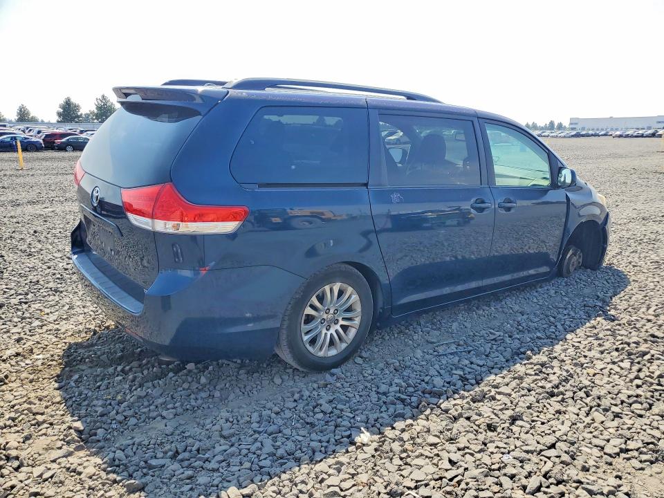 Photo 3 from auction – 2011 TOYOTA SIENNA with VIN 5TDYK3DC1BS093596
