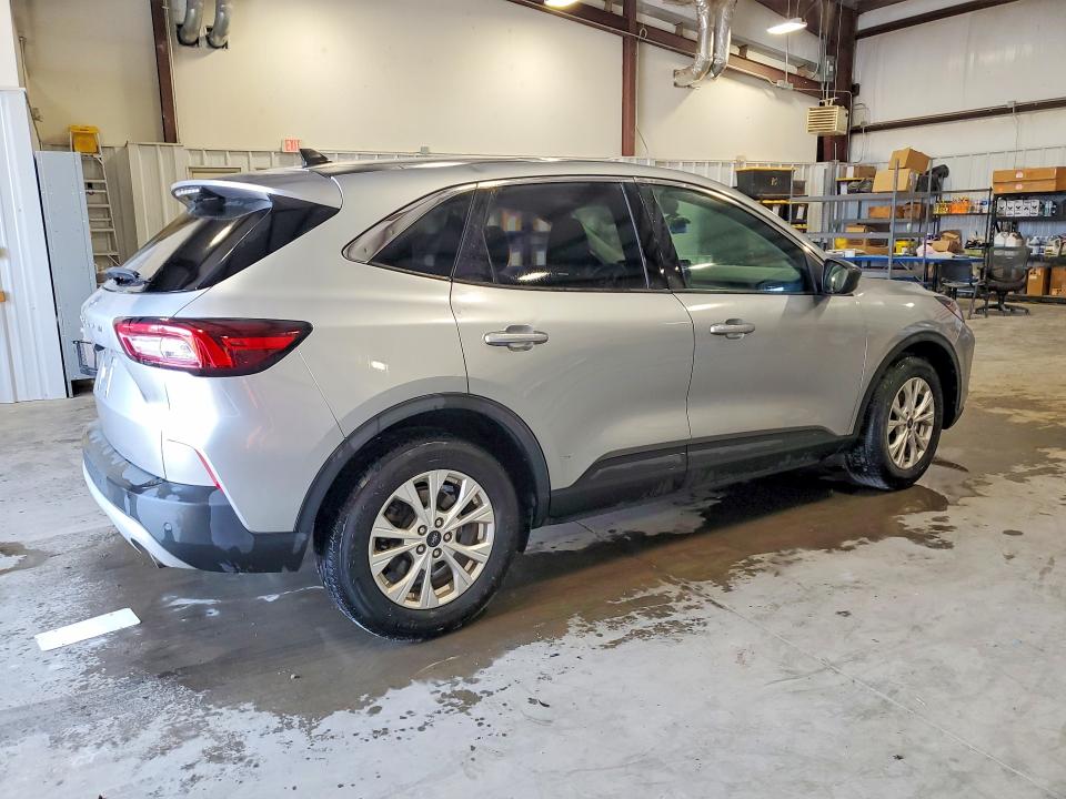 Photo 3 from auction – 2023 FORD ESCAPE with VIN 1FMCU0GN3PUA32149
