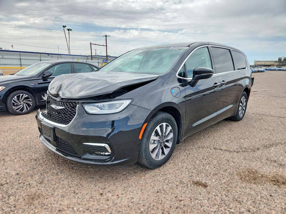 CHRYSLER PACIFICA 2023 with VIN 2C4RC1L78PR632550 - Photo from auction