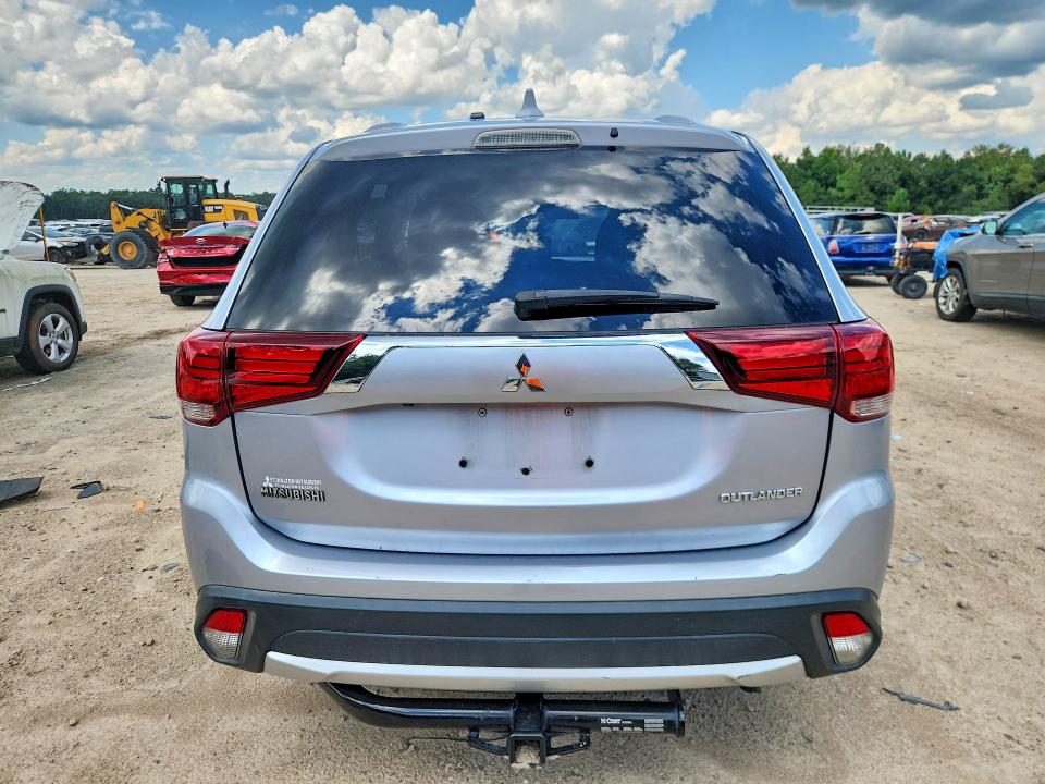 Photo 6 from auction – 2017 MITSUBISHI OUTLANDER with VIN JA4AD2A32HZ014996